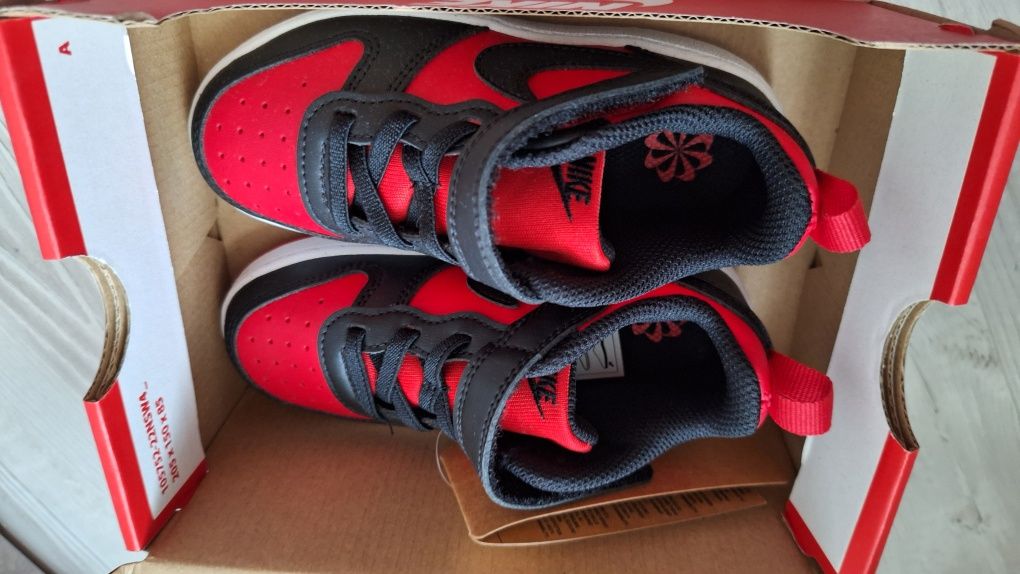 Nike НОВИ кожени маратонки 27номер