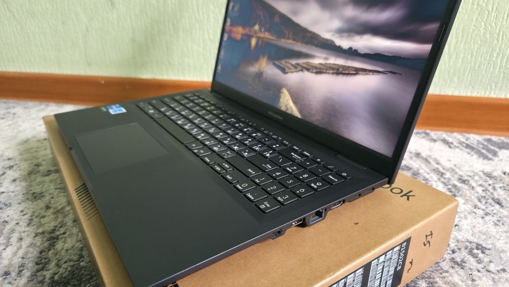 Notebook Asus Expertbook i5/8/512