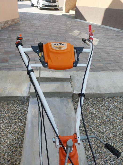 Vând Motosapa Ruris 915k preț 4200 lei , negociabil