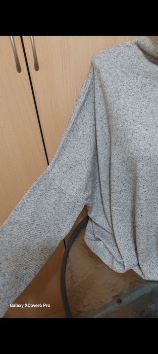 Пуловер  COS. размер XL/2XL 100% вълна