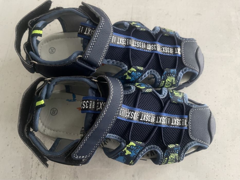 Нови сандали за момче