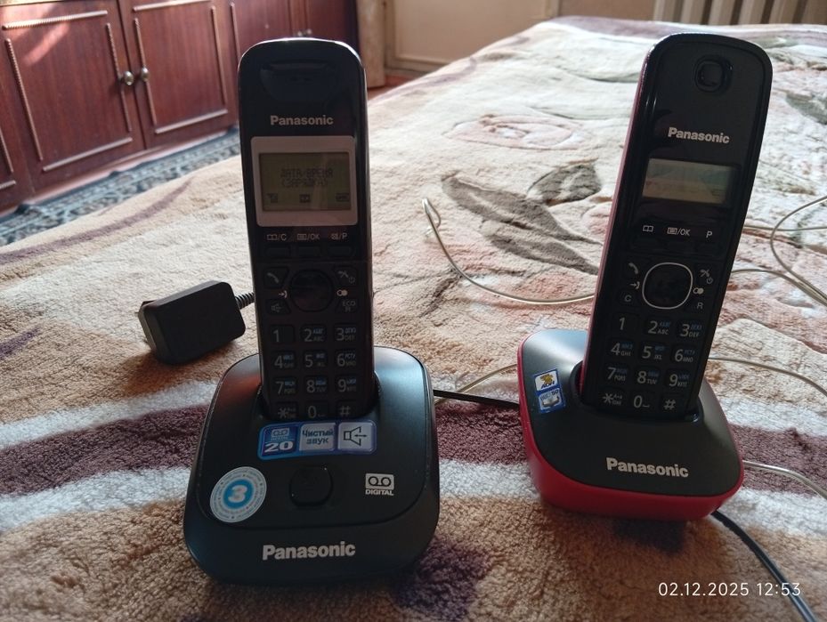 Продам два городских телефона Panasonic KX-TG 2522CA , 1611 CA .