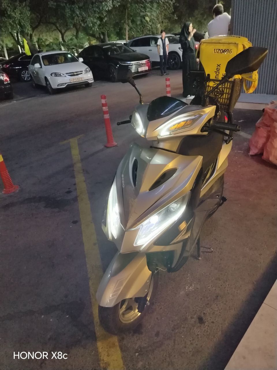 Skuter sotiladi 550$
