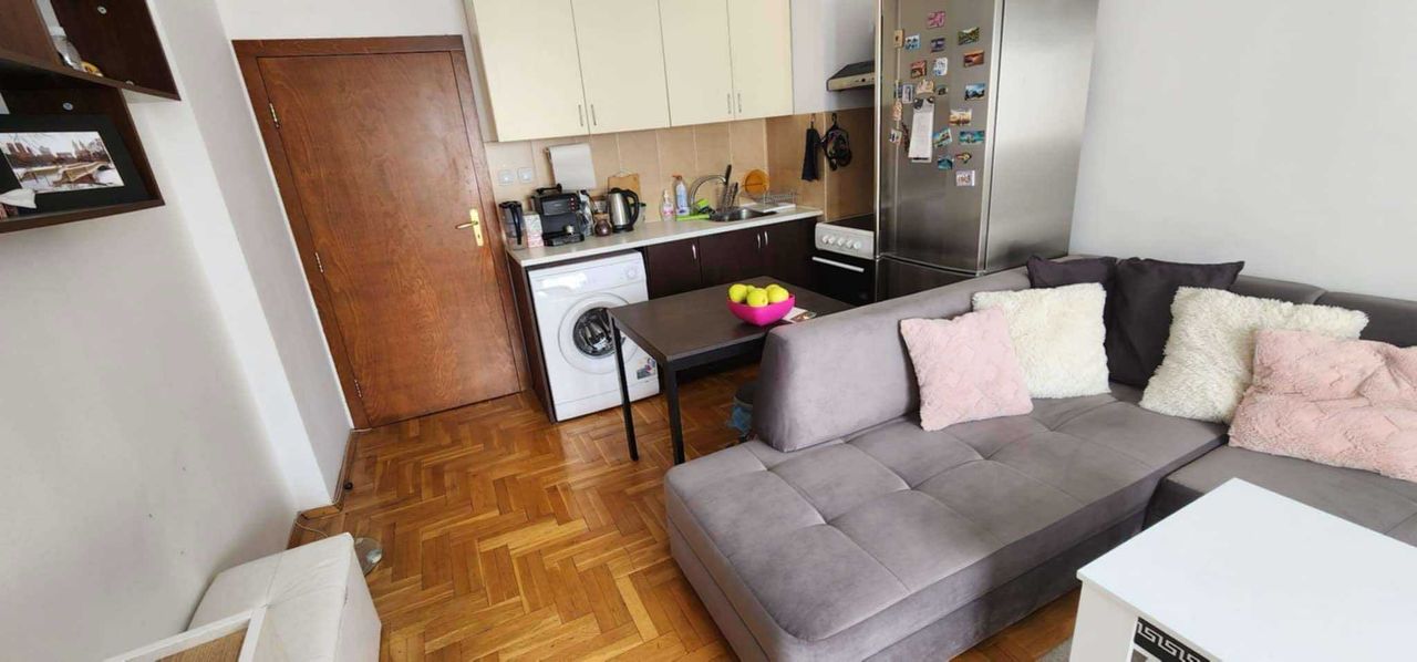 Дава се под наем Двустаен апартамент в София, Център - 75 кв.м за 509.49 € - Снимка #2