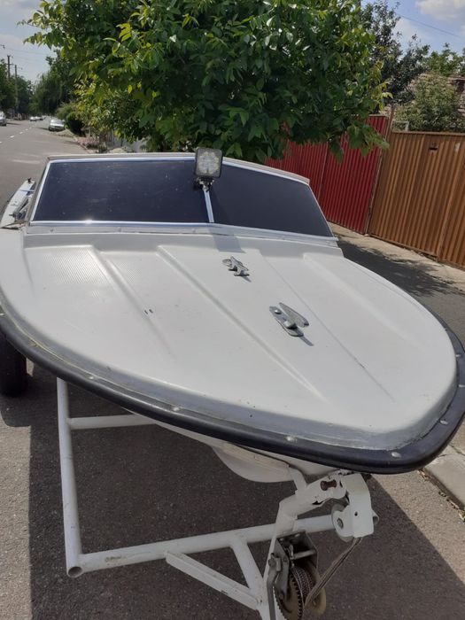 Barcă cu motor Evinrude 25 cp