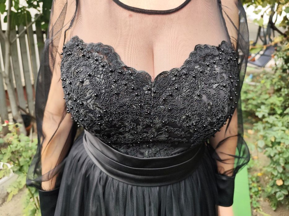 Rochie elegantă neagră