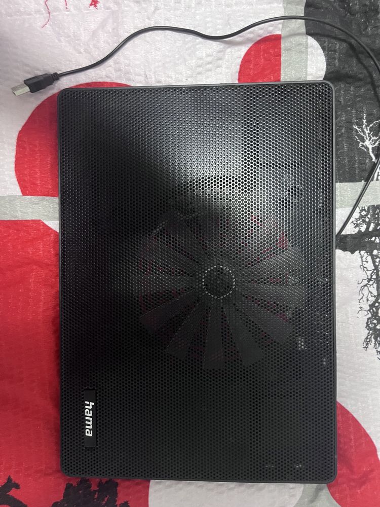 Laptop Fujitsu Sistem functional , +3 mouse uri si cooler hamma gratis