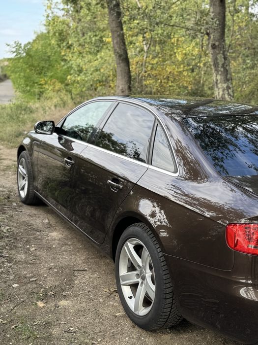 Audi a4 b8 anul 2011