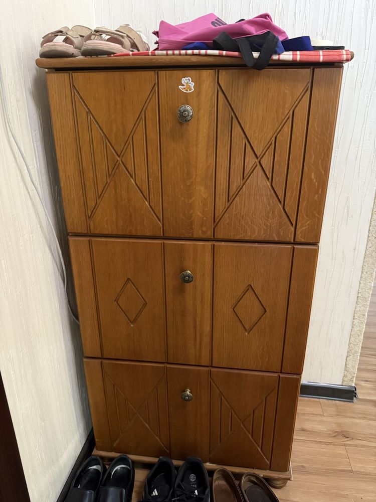 Продам шкаф в прихожую