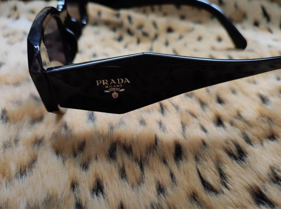 Слънчеви очила Prada