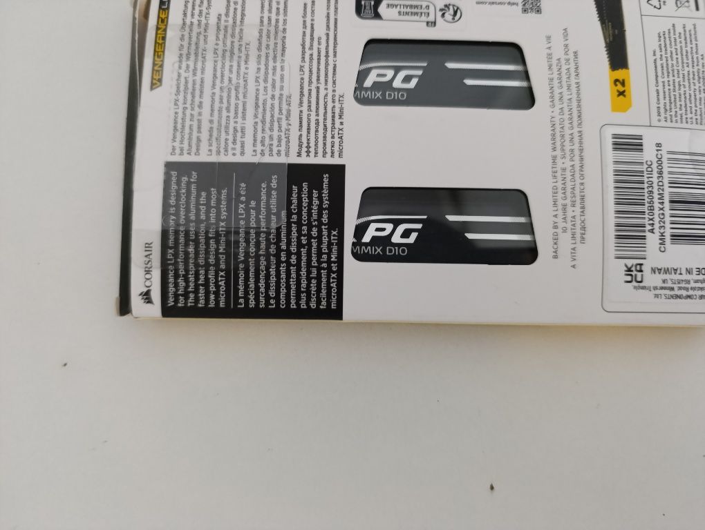 Memorie DDR4 16gb (2×8) 3000MHz ADATA XPG