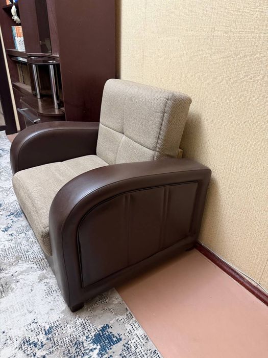 Комплект мягкой мебели (диван, пуф, кресло)