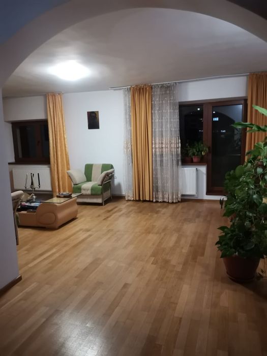 vila deosebita de vanzare1000m curte Alexandria ultracentral