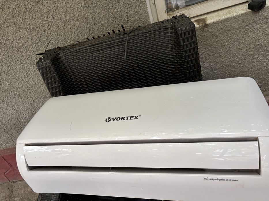 vand aer conditionat vortex