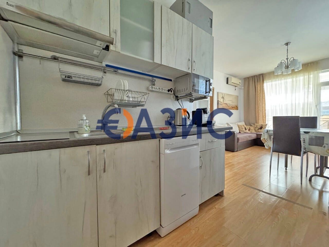 Продава се Тристаен апартамент в к.к. Слънчев бряг - 77 кв.м за 825 €/кв.м - Снимка #3