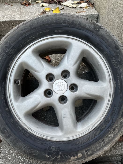 Джанти с гуми от Toyota RAV 4