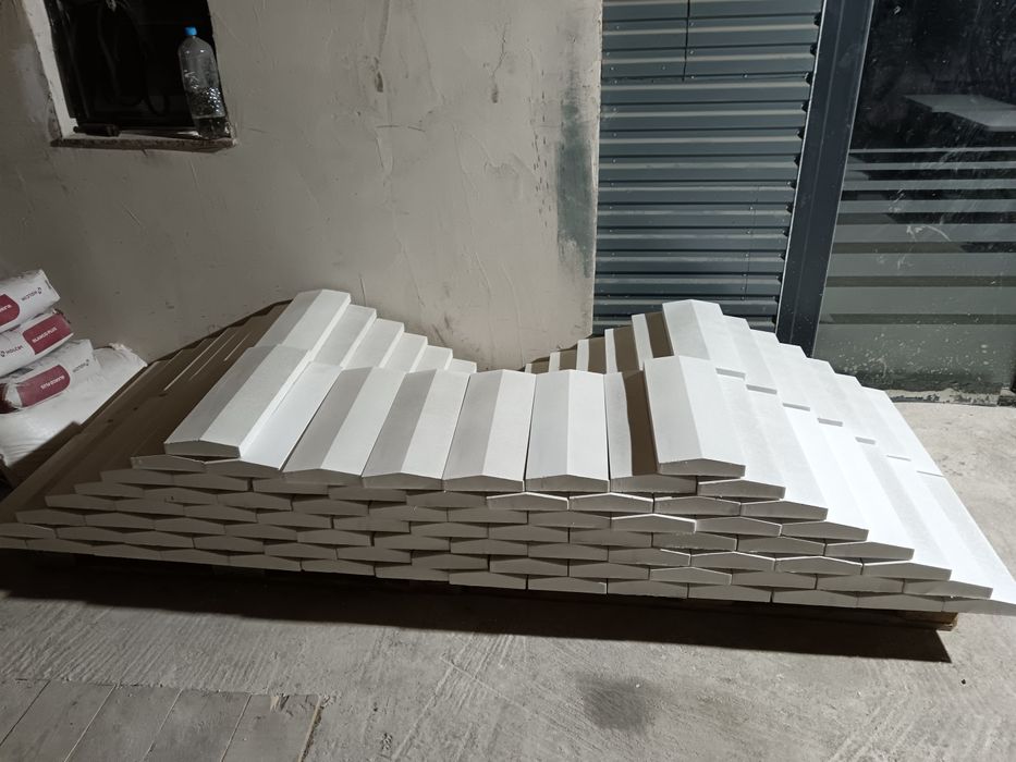 Capace și plinta gard