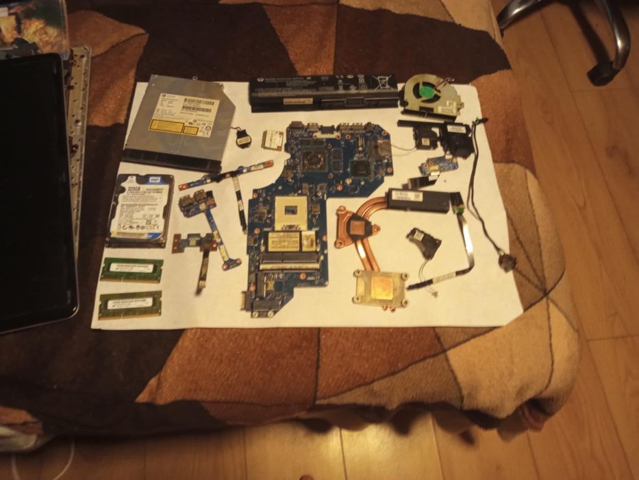 Vind piese laptop HP