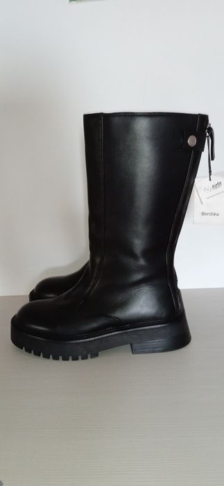 Cizme superbe ,medii ,Bershka ,noi cu eticheta ,masura 39