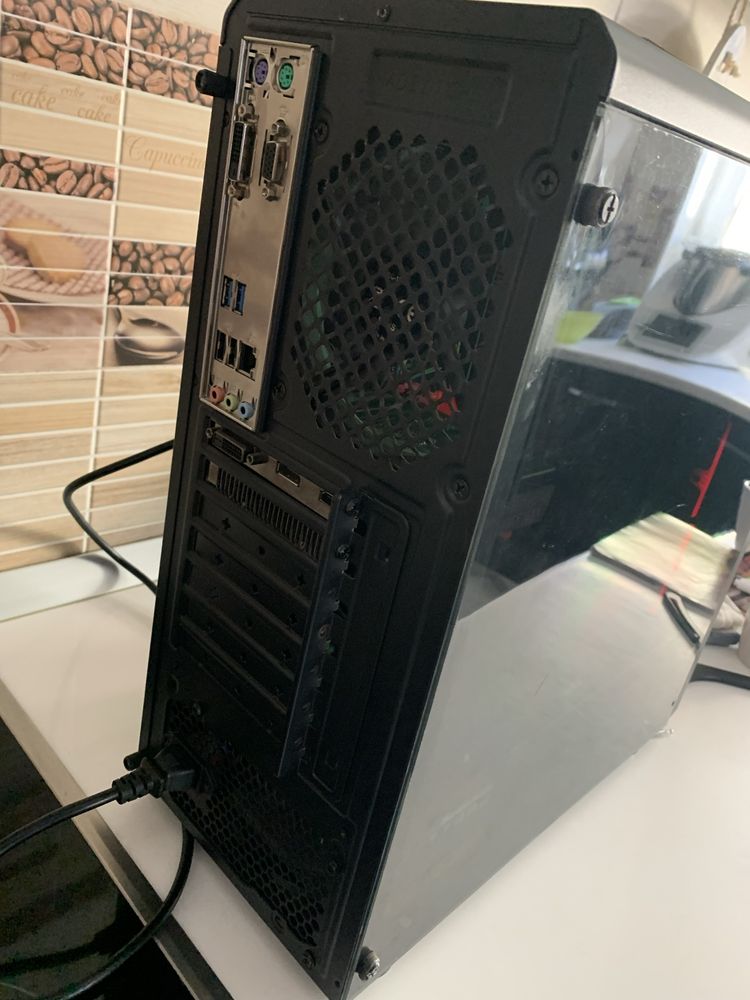 Vand Pc Gaming (In stare Noua)