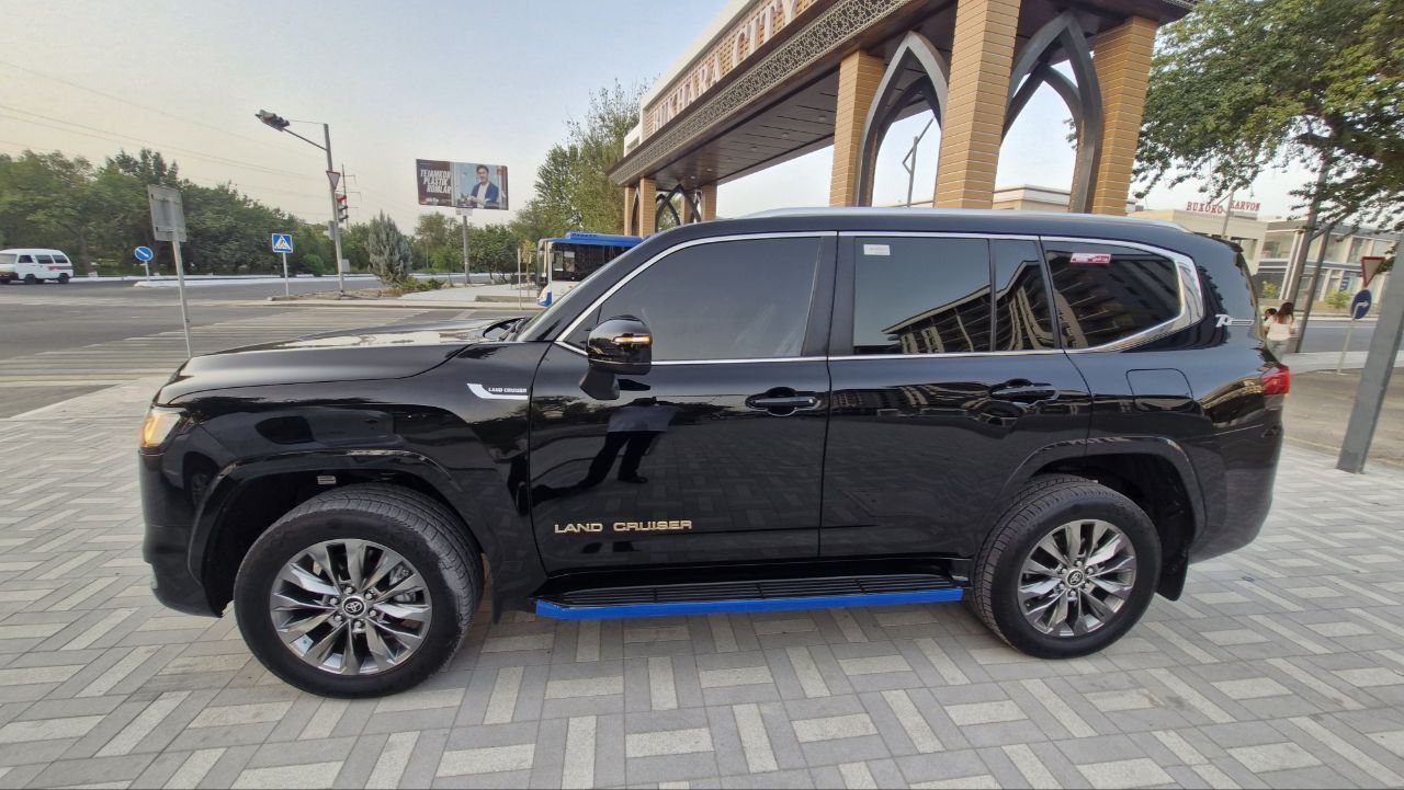 Ланд крузер 300 vx японка 2023 йил матор 35 янги машина прабек 8000