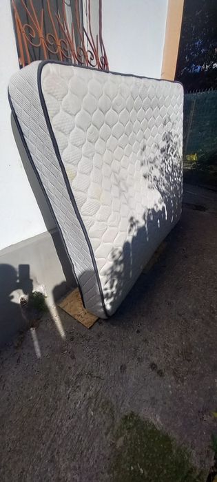 Gratuit saltea 2.0x1.6 necesita curatare