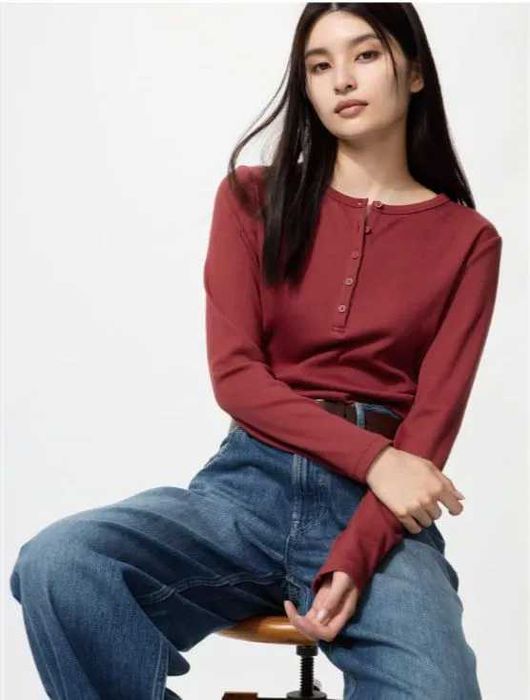 Кофта от японского бренда Uniqlo, С размер, красный