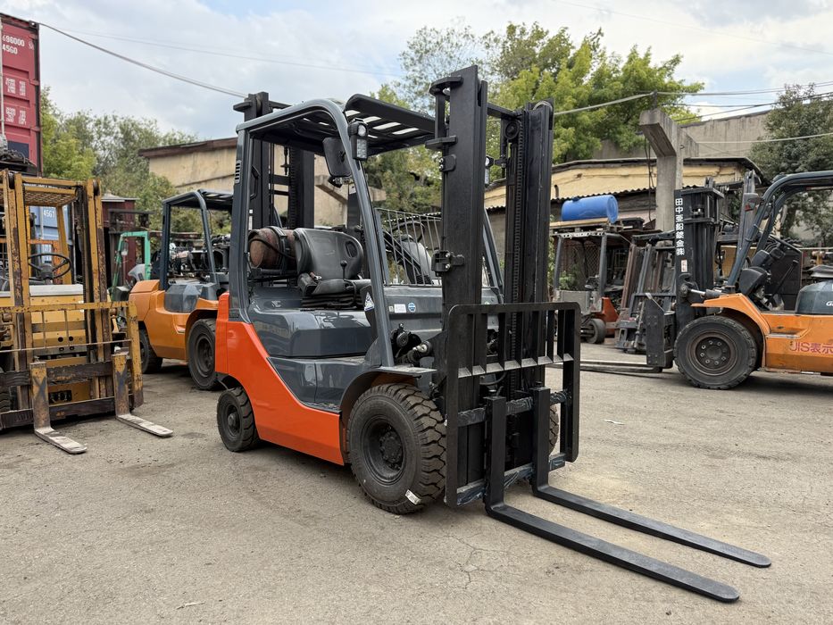 Toyota 8FGL15 2024г Вилочный погрузчик