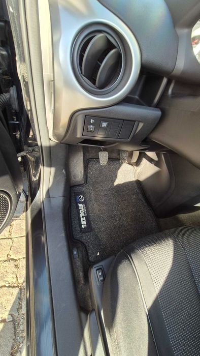 Mazda 2 1.3 бензин