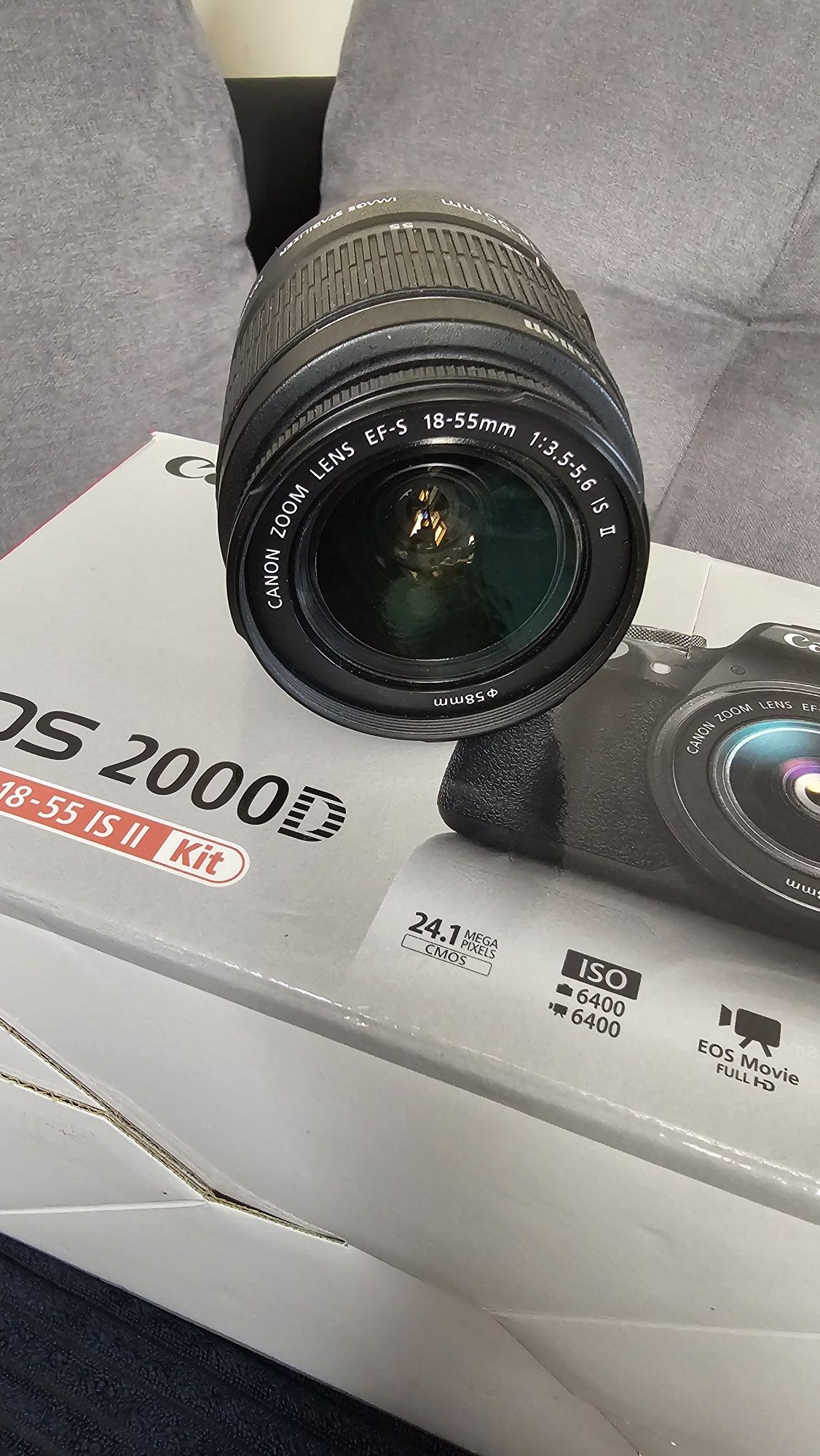 Фотоапарат Canon 2000d с два обектива