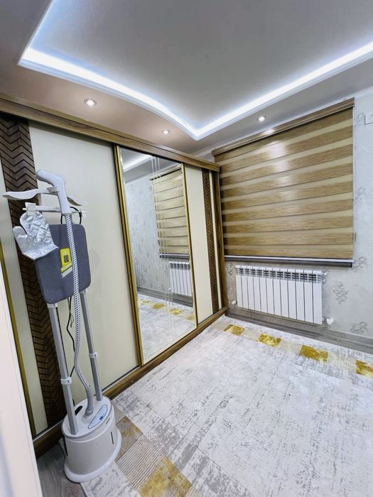 Квартира ижарага берилади.Манзил азиз бозор