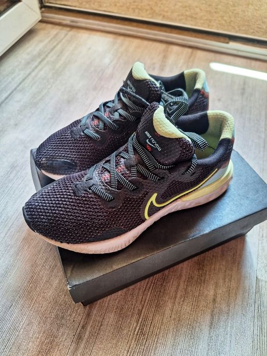 Adidași Nike Renew 36,6