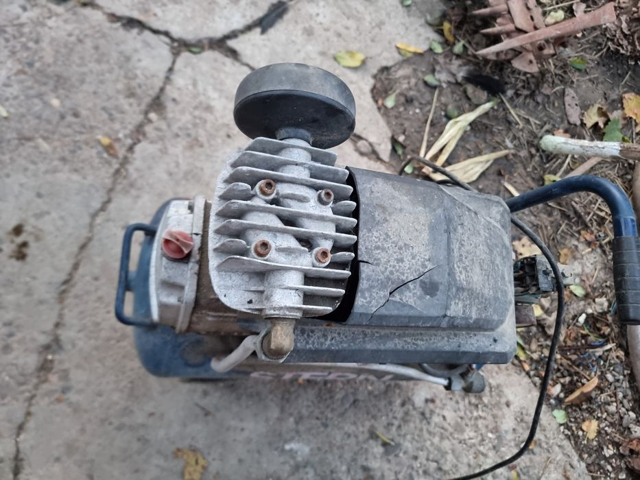 Compresor aer stern 24l   300 lei