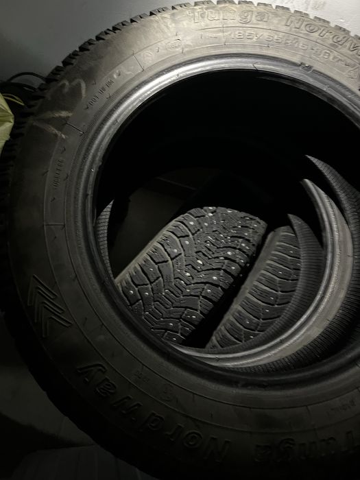 Шины зимние , в хорошем состоянии