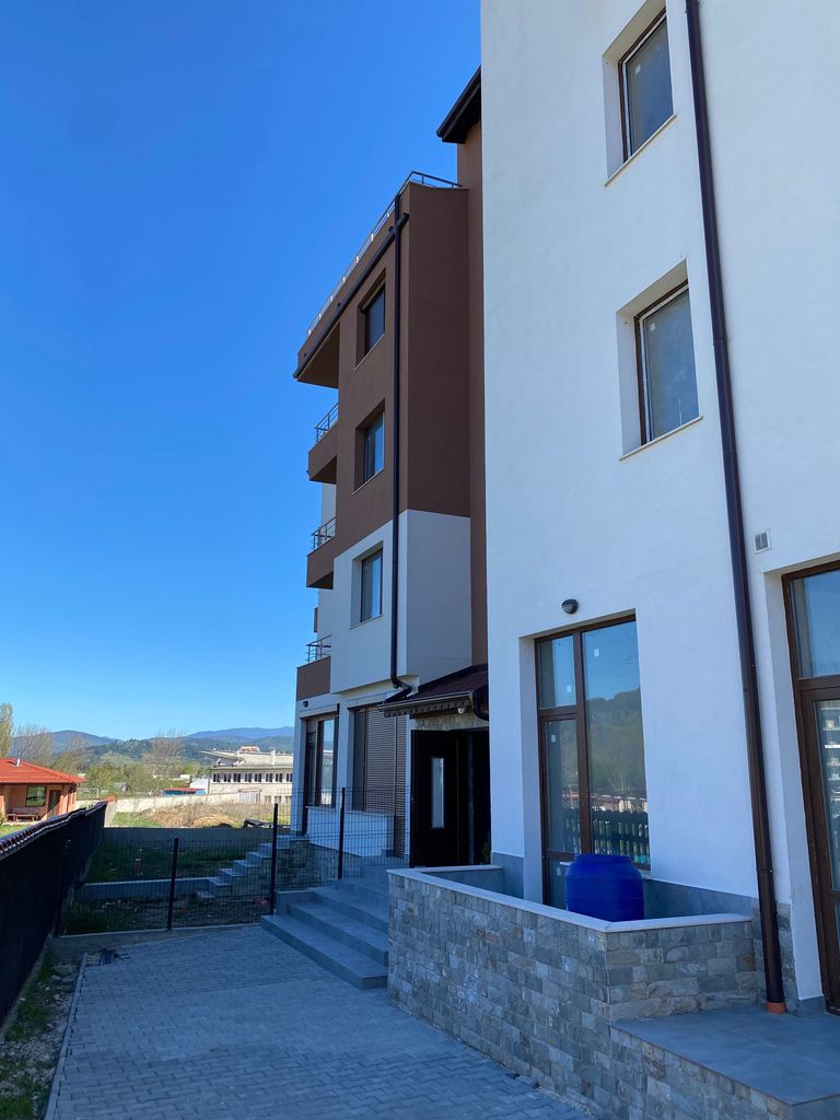 Продава се Тристаен апартамент в Велинград - 90 кв.м за 1334 €/кв.м - Снимка #1