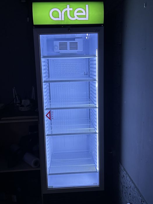 Холодильная ветрина 150000