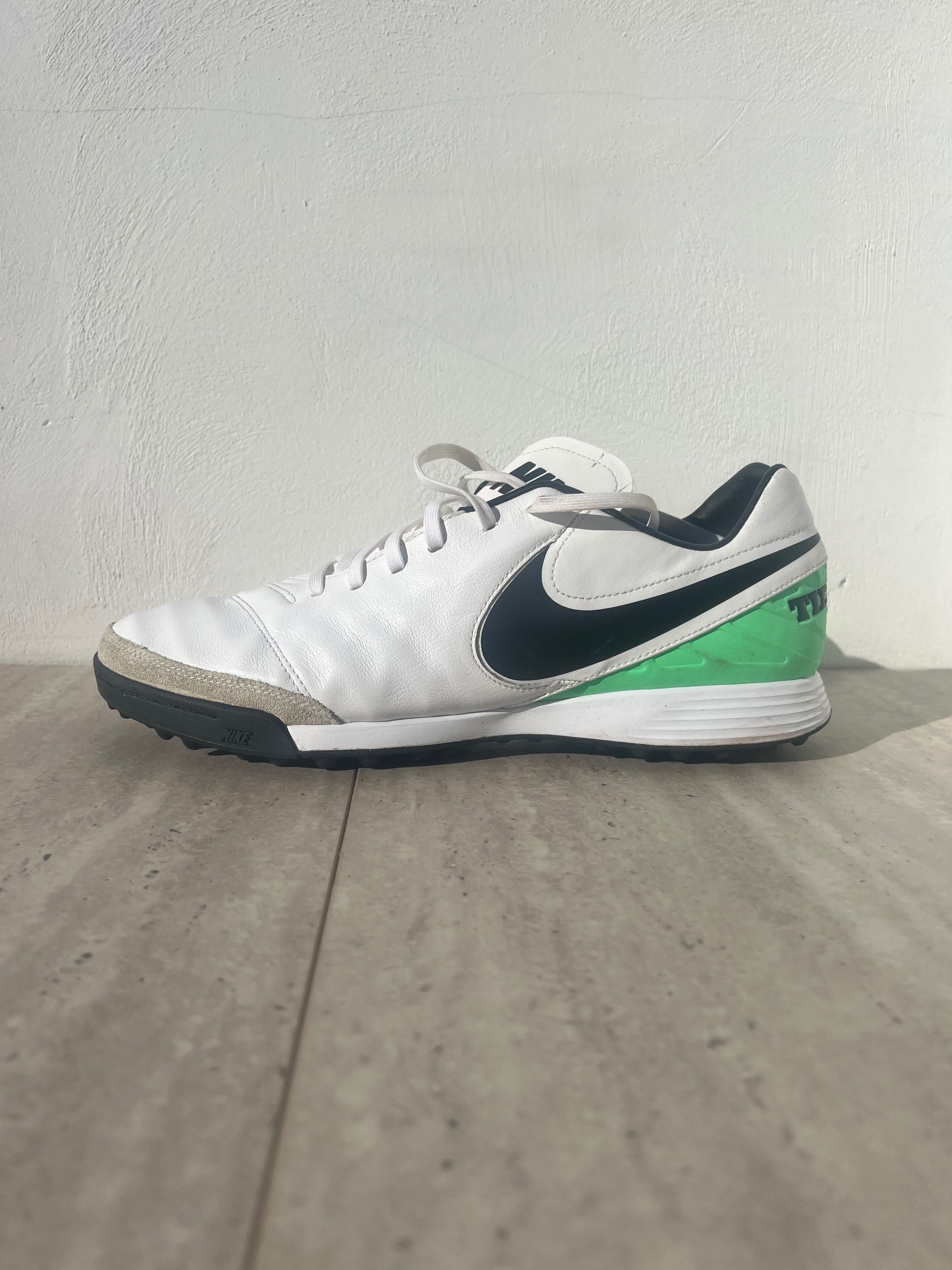 Nike tiempo genio