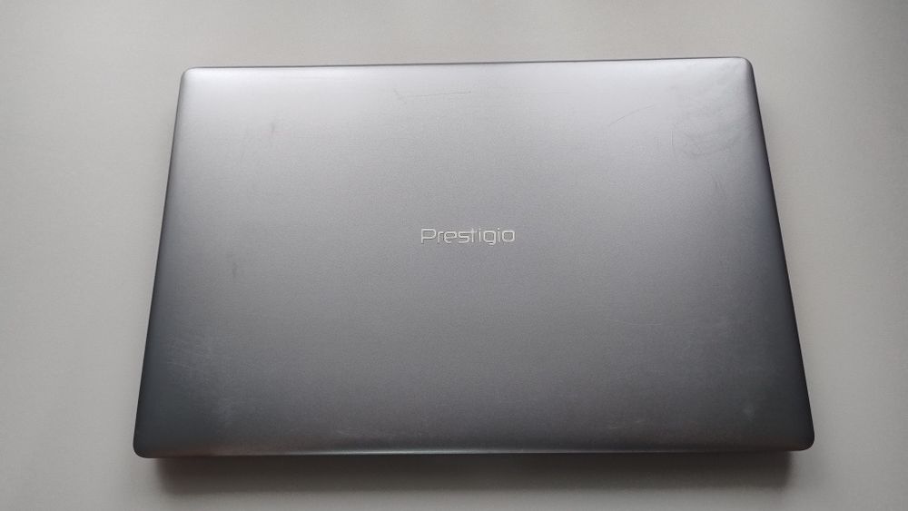 Vând laptop prestigio