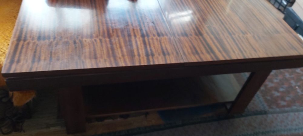 Холна разтегателна маса