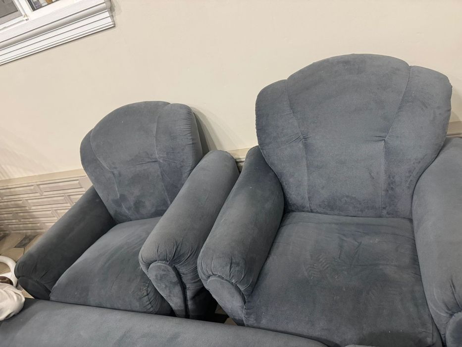 Два кресла и диван