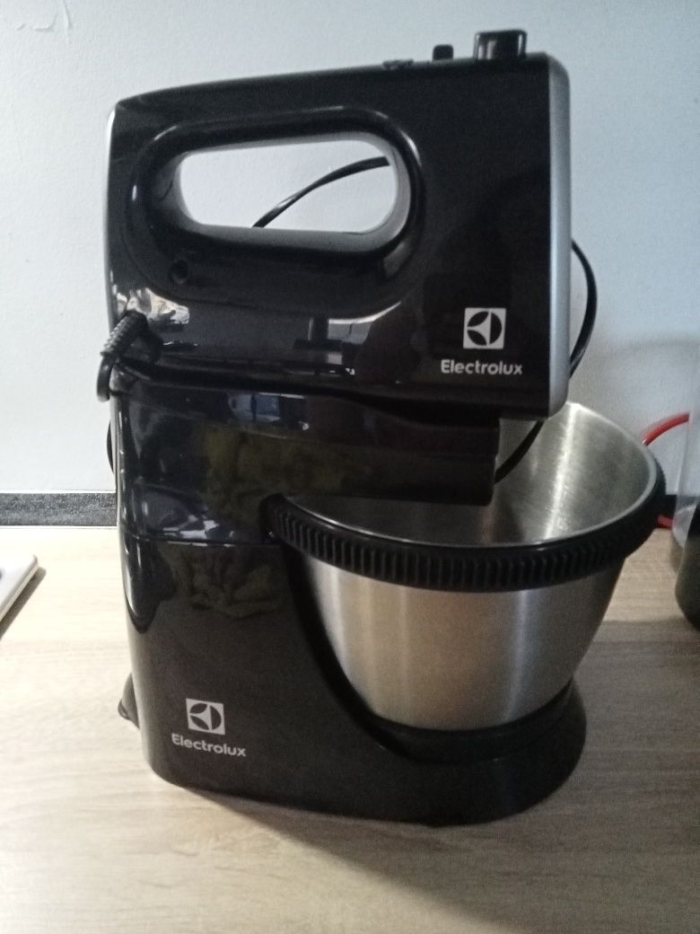 Mixer cu bol, Electrolux ESM33XX