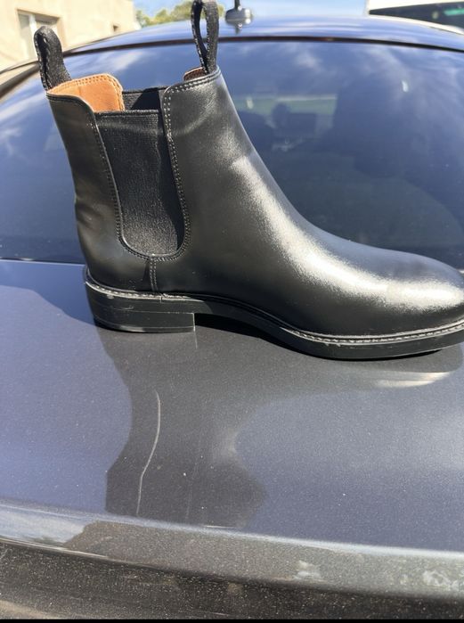 Botine barbati noi ,neincaltate