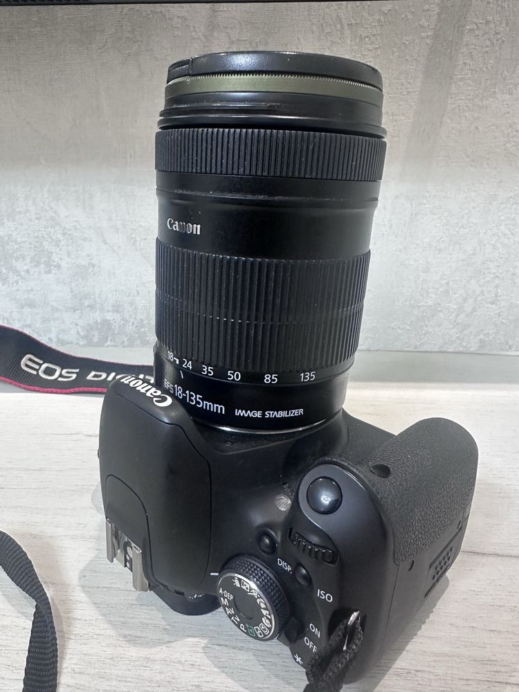 Canon 600D в отличном состоянии