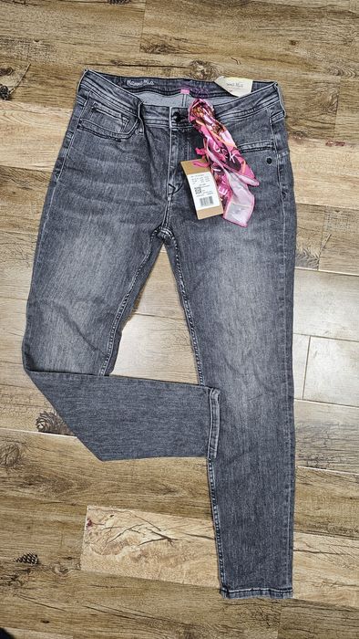 Blugi damă mărimea 30