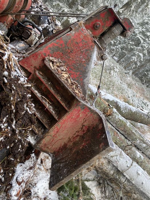 Vând scut și sapă taf