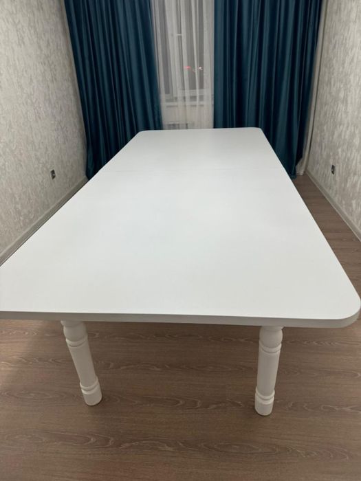 Стол в отличном состоянии