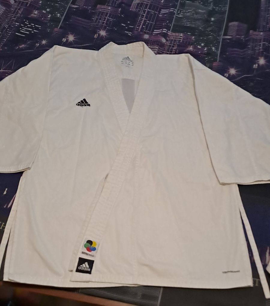 Продам кимоно карате wkf