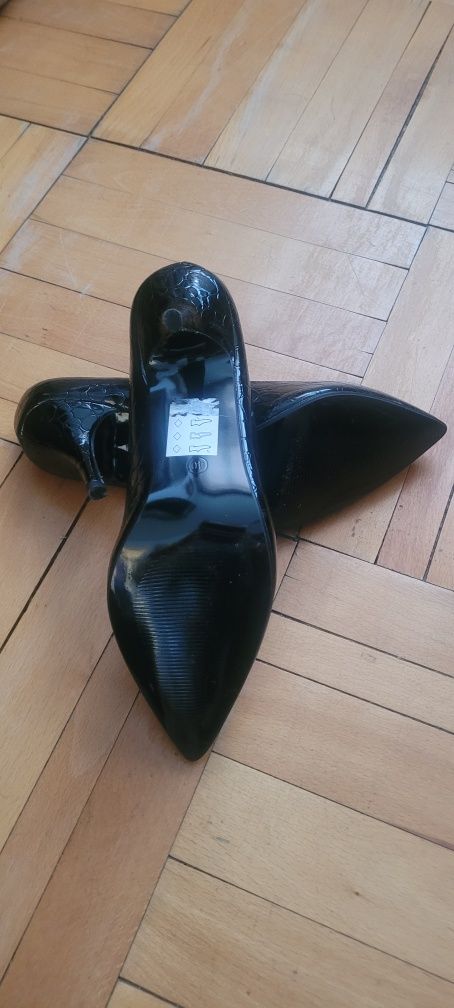 Pantofi dama noi nr 40