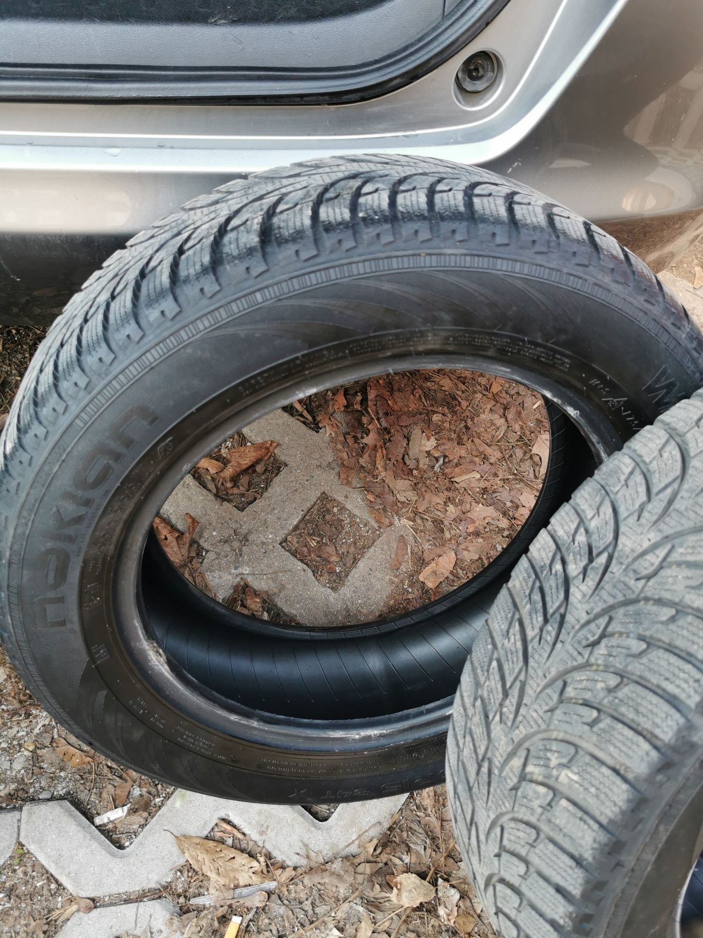 Всесезонни NOKIAN175/65/15 комплект 4 бр. 80 лв.