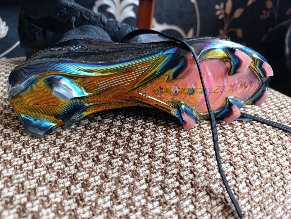Стильные бутсы Nike, размер 36.5-37